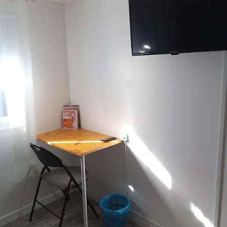 Comfortable Room 1 For Rent In A Quiet Area Aiguillon