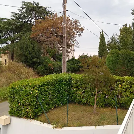 아파트 Comfortable Room 1 For Rent In A Quiet Area Aiguillon